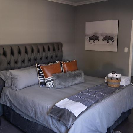 Waterfront Boutique Hotel Vanderkloof ภายนอก รูปภาพ